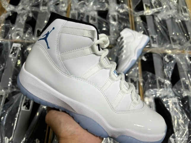 CT8012-104 Blue Jordan Air legend 11 0522